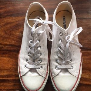 Women’s Chuck Taylors Allstars